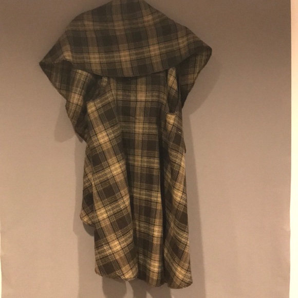 Cape. Like new. - Picture 6 of 6